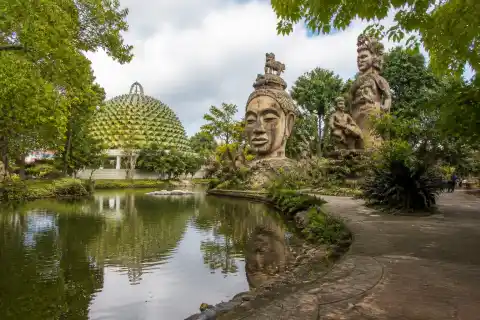 Durian-inspired dome and large sculptures at People’s Park, Davao