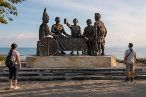 Bronze Blood Compact Monument and seaside viewpoint in Bool, Tagbilaran